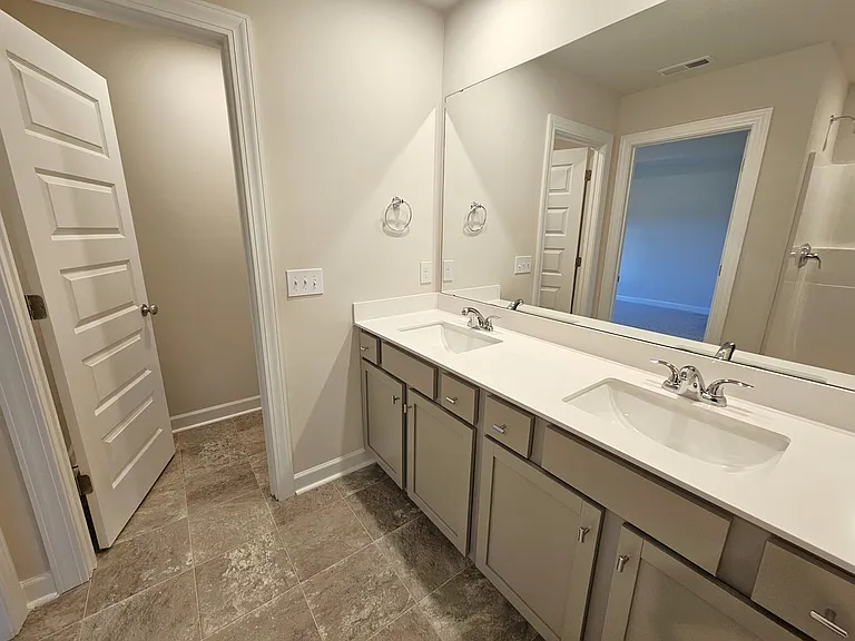 1522 Yellowwood Ct — Photo 17
