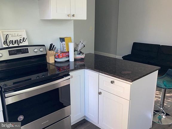 5th image of 320 9th St #2