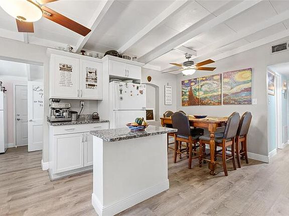 4th image of 4118 W Olive St