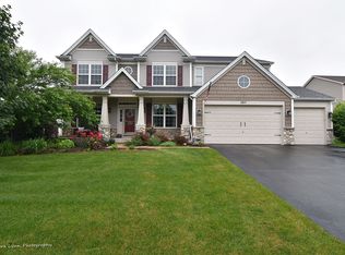 2871 Leonard Ln, North Aurora, IL 60542