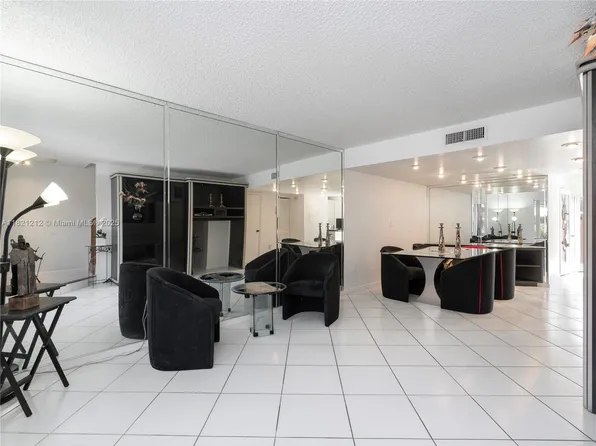 7787 SW 102nd Ln, Miami, FL 33156