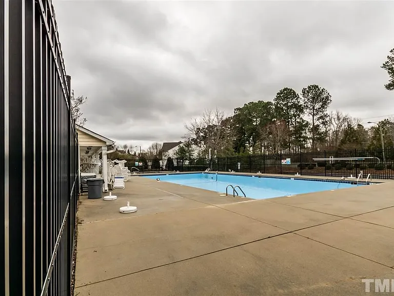 207 Cabana Dr — Photo 16