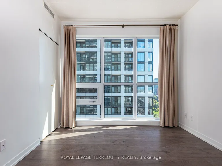 49 E Liberty St #1802 — Photo 22