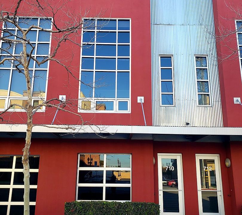1st image of 710 N Santiago St