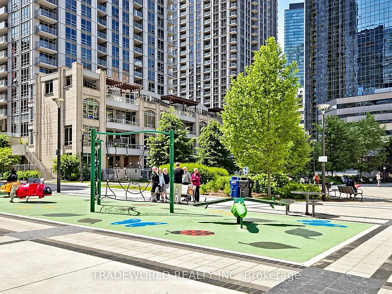 386 Yonge St #3709 — Photo 30