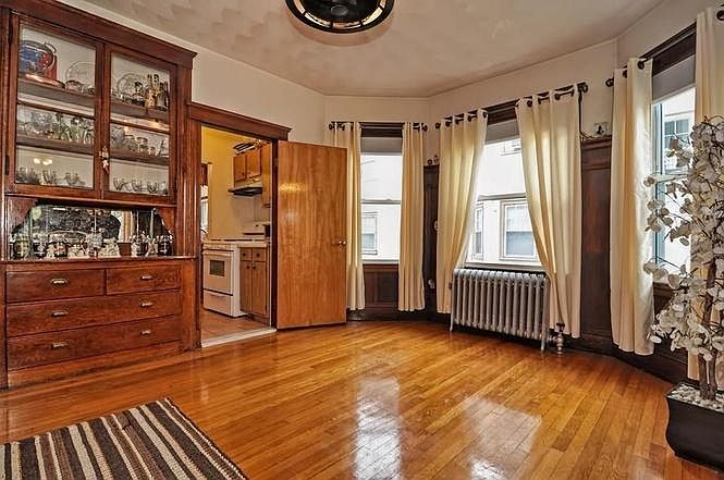 1st image of 28 Quincy St #1