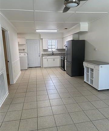 3rd image of 704 S Cypress St APT B
