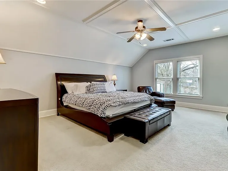 345 Chastain St SE — Photo 16
