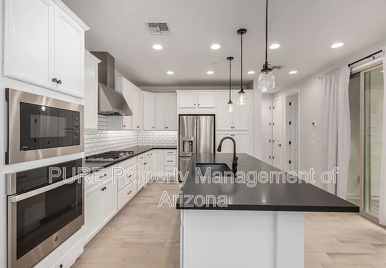 1827 S Follett Way — Photo 4