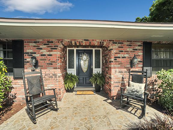 2nd image of 2609 Manorwood Dr
