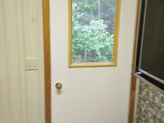 4th image of 6471 Laurelhill Cir