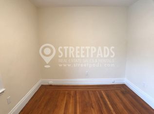 29 Park Dr APT 19, Boston, MA 02215