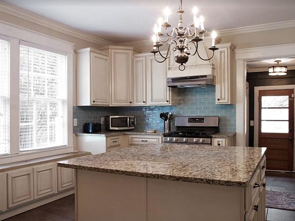 2nd image of 755 Roycroft Pl