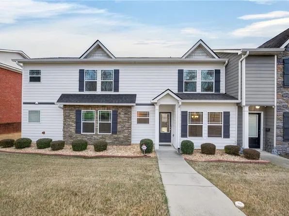 5845 Garden Cir, Douglasville, GA 30135