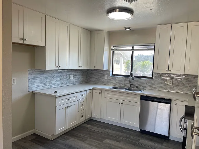 7846 Jenny Lind Rd #B — Photo 17