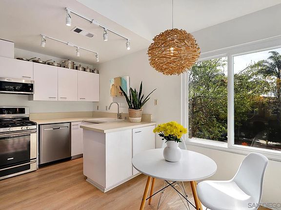 5th image of 2742 A St APT 201