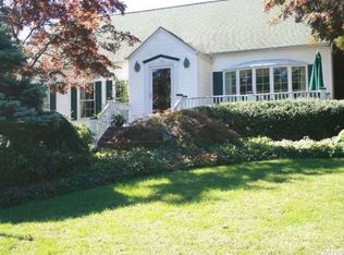150 Landing Ave, Smithtown, NY 11787