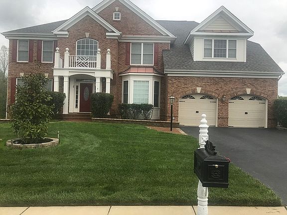 2nd image of 4 Penningcroft Ln
