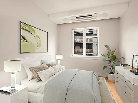 4th image of 242 Elizabeth St #3