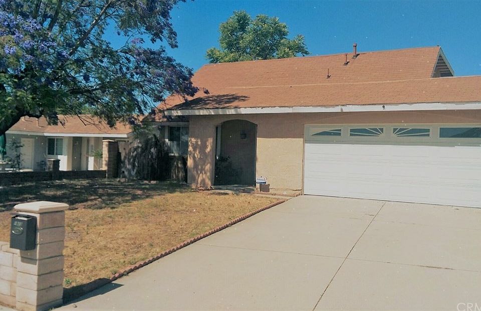 1st image of 1823 N Placer Ave
