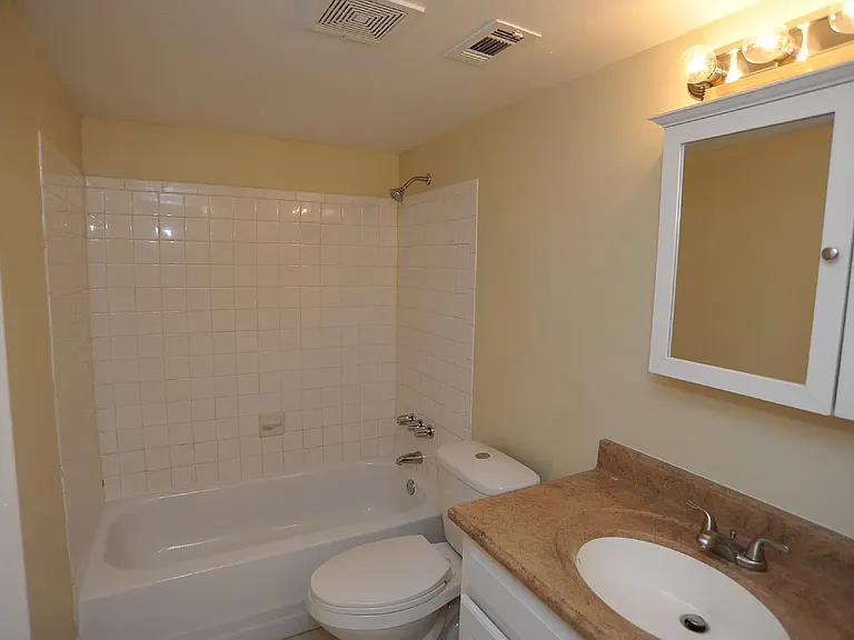 415 N Halifax Ave — Photo 8