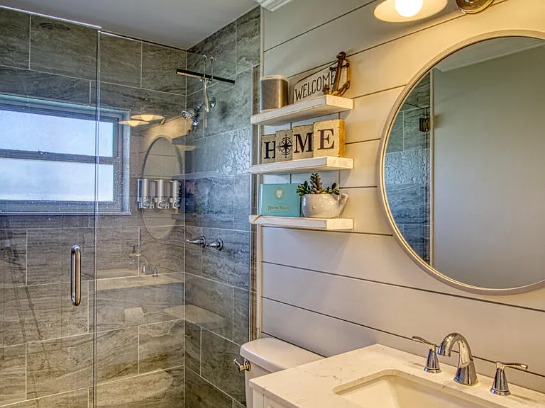 455 Laurel Ct — Photo 12