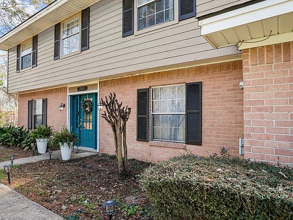 5th image of 283 Fairview Dr