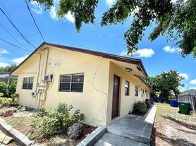 1631 SW 44th Ave, Fort Lauderdale, FL