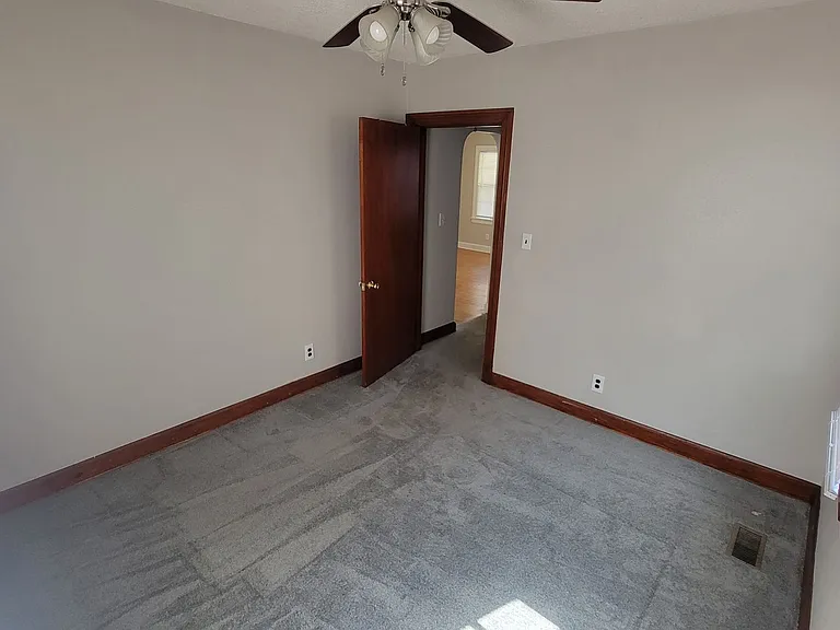 1554 Clara Ave — Photo 8
