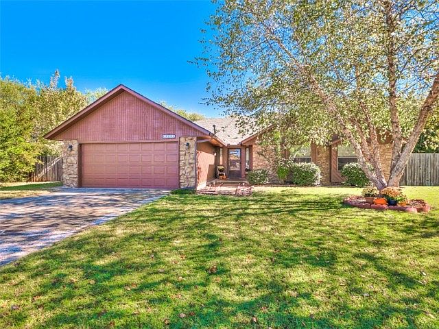 1st image of 12101 Stockdale Pl
