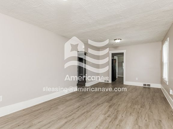 415073_004_wm_-_living_room_13029431.jpg