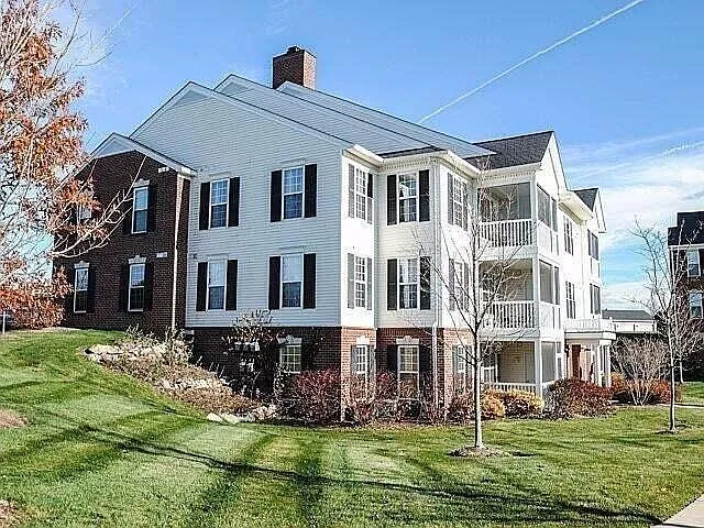 3 bed, 2.0 bath, 1412 sqft, $2,000 — Photo 4