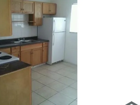 824 NW 8th Ter #1, Hallandale, FL 33009