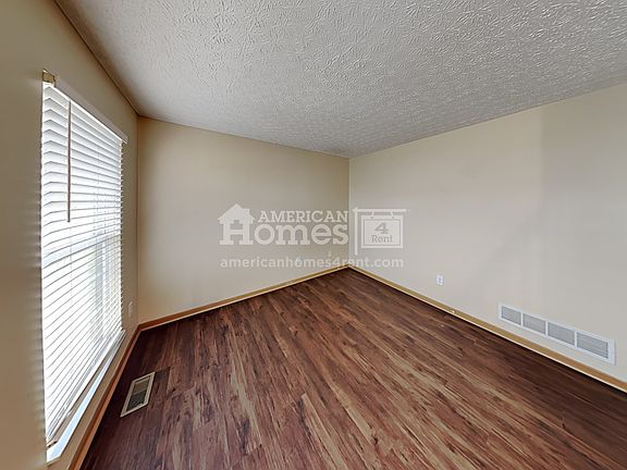 3rd image of 1760 Tecumseh Dr