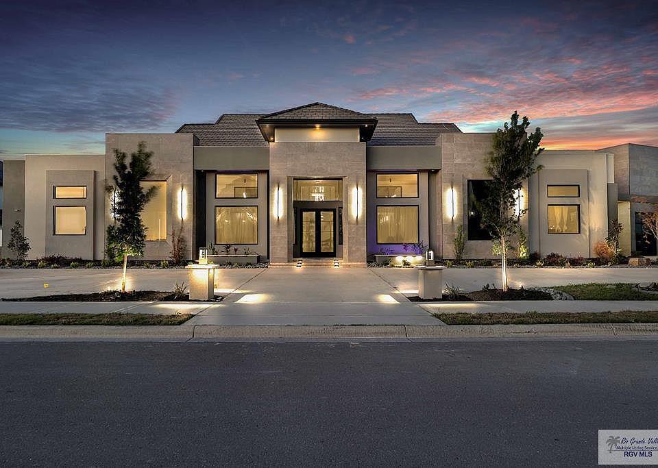 1st image of 4660 Estancia