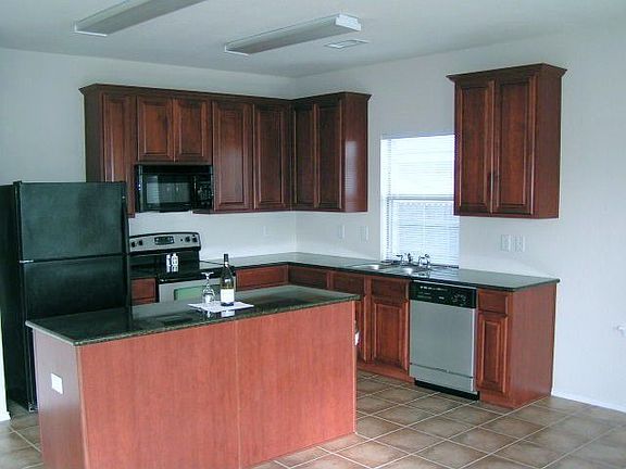 4th image of 9509 Fox Hill Dr
