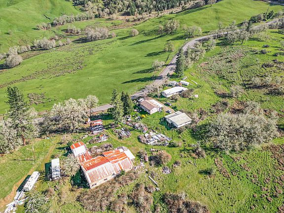 4th image of 2268 Sunshine Rd