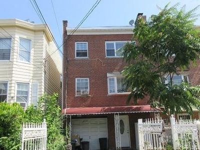 953 E 217 Street, Bronx, NY, 10469
