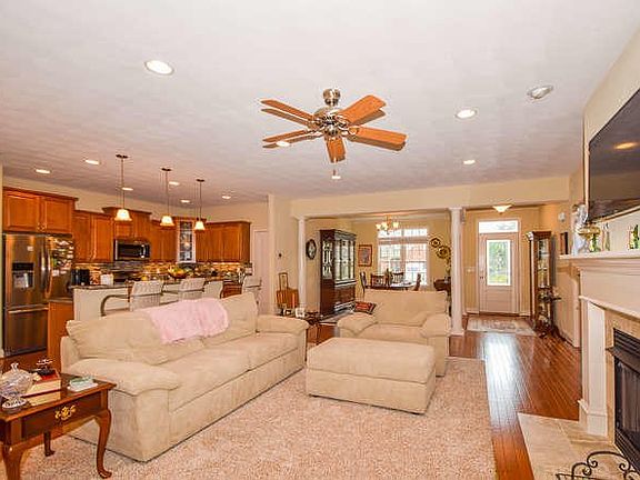 459 Deer Run Cir Salem VA-small-004-11-4