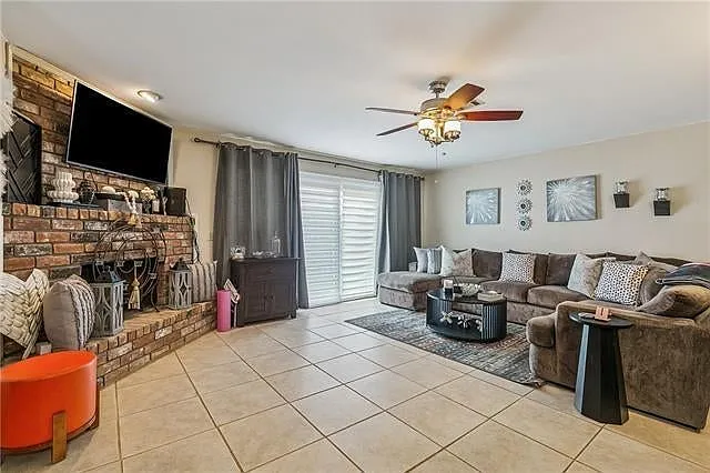 2 bed, 1260 sqft, $1,500 — Photo 3