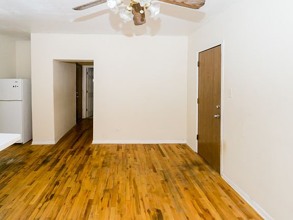 5th image of 821A W Cornelia Ave #D112