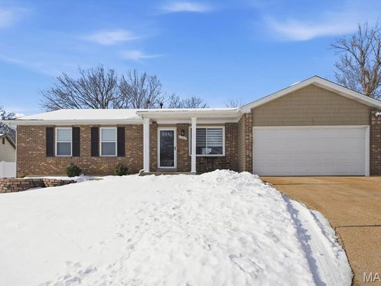 2268 Sunnyridge Dr, Arnold, MO 63010