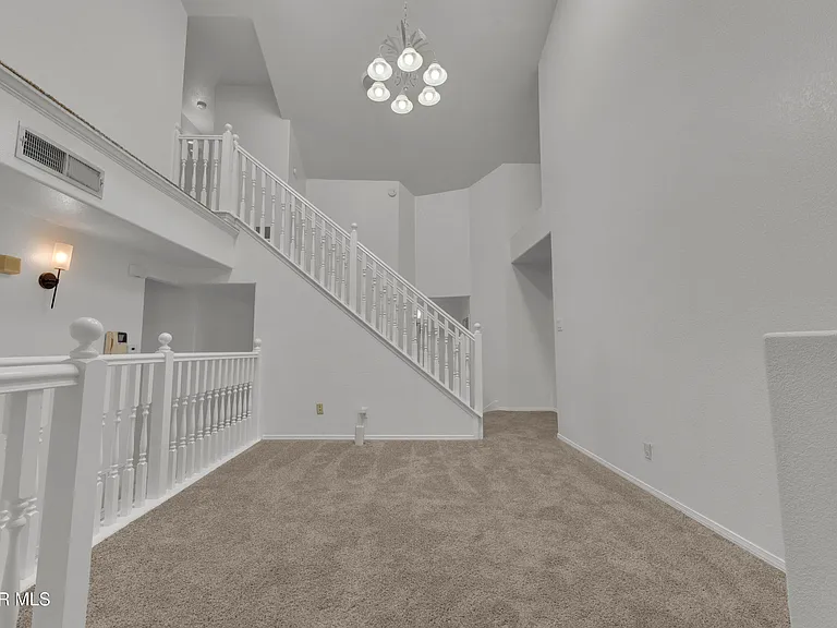 1325 Whirlaway Dr — Photo 5