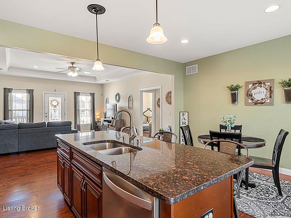 5th image of 138 Elder Glen Ct