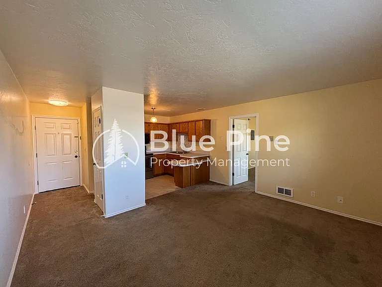 1916-1930 Henryanna Ave #1928 — Photo 2