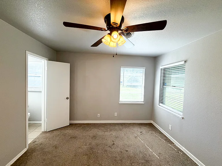 1204 Chippendale Dr — Photo 20