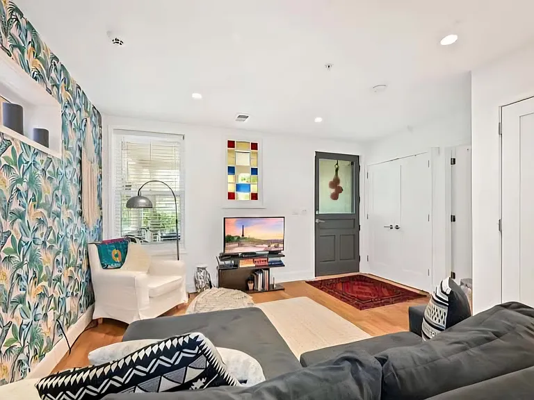 1821 Newton St NW #3 — Photo 7