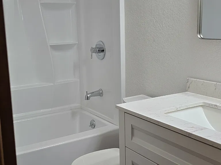 1116 N Plum St — Photo 3
