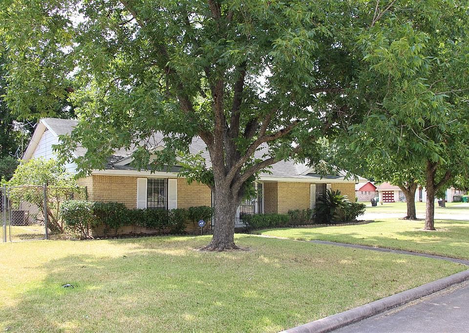 1st image of 11402 Glenhollow Dr