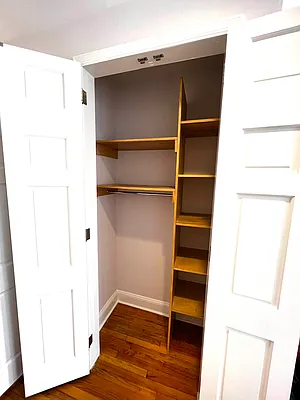 Rented by Salon Realty Corp | media 7